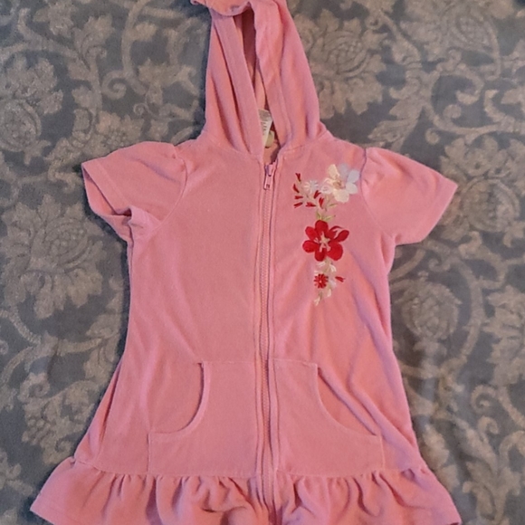 Towel cover up - Picture 1 of 3